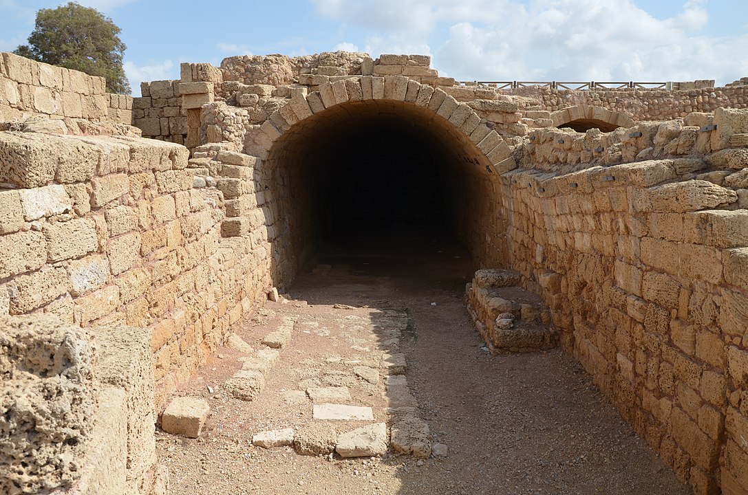 Caesarea Martimia Mithraeum, interior