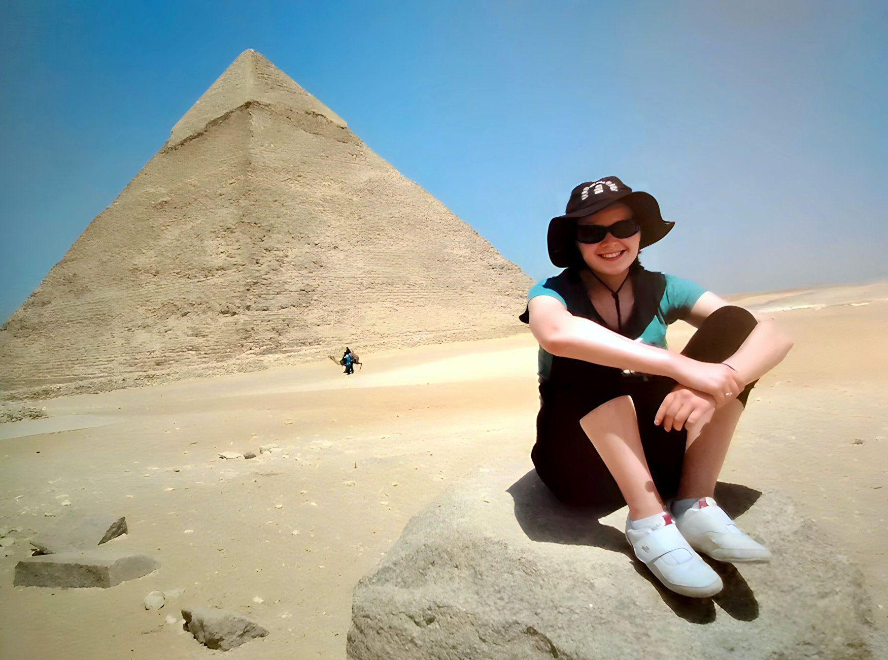 Yolanda De Iuliis at the Giza Pyramids.